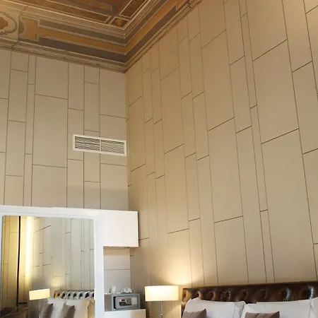 ゲストハウス Piazza Del Gesu' Luxury 2*
