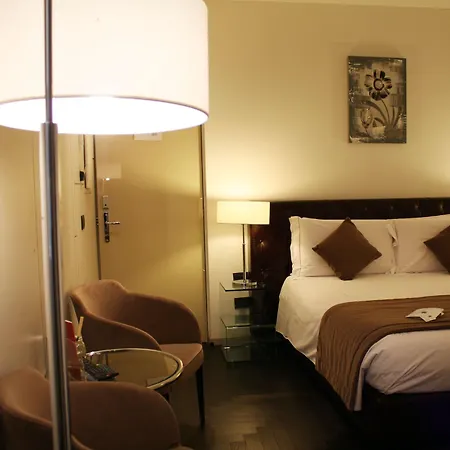 Piazza Del Gesu' Luxury 2* ローマ