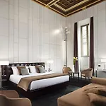 Pensión Piazza Del Gesu' Luxury 2*