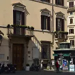 Pensión Piazza Del Gesu' Luxury 2*